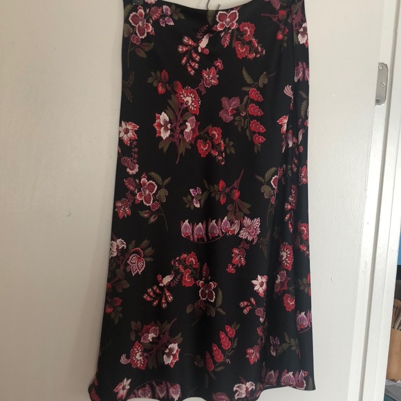 Ann Taylor Dresses & Skirts - Ann Taylor Midi Skirt